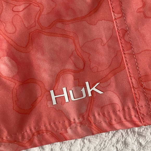 HUK Womens Ashley Performance Quick Dry Short - Picture 3 of 5